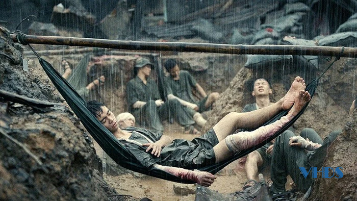 Mưa đỏ - Khốc liệt và nghẹn ngào