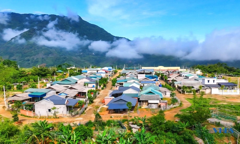 “Chung tay xóa nhà tạm, nhà dột nát” - Chương trình nhân văn của Đảng