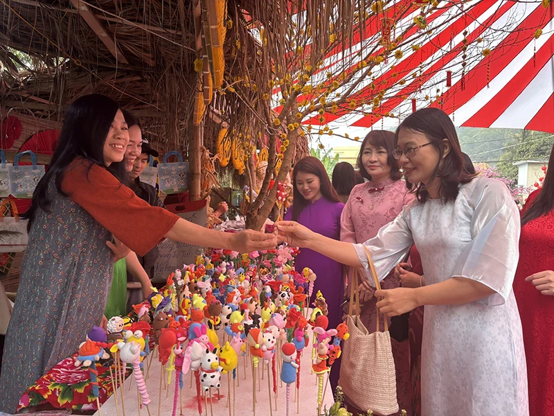 Phụ nữ xứ Thanh trên hành trình chuyển đổi số (Bài 3): Từ nắm bắt cơ hội đến khẳng định vị thế