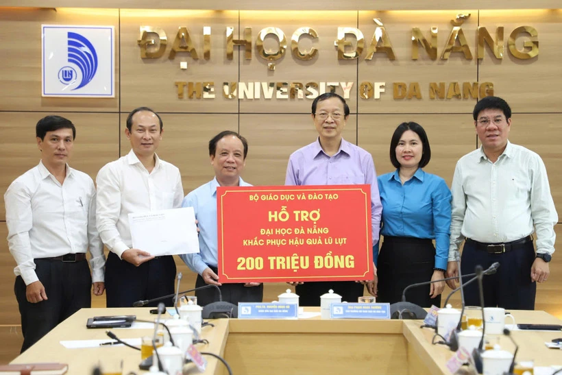 Bộ GD-ĐT đề nghị Đại học Đà Nẵng giãn, giảm, miễn học phí cho sinh viên