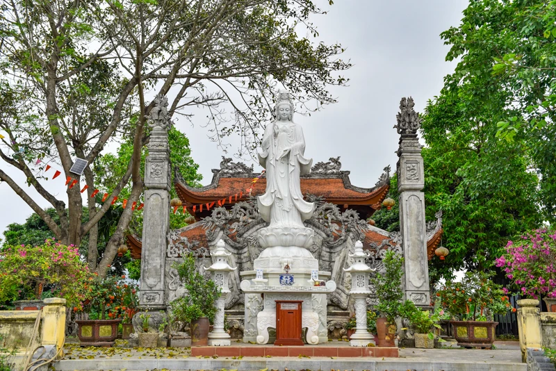 Linh thiêng đền Quốc Mẫu