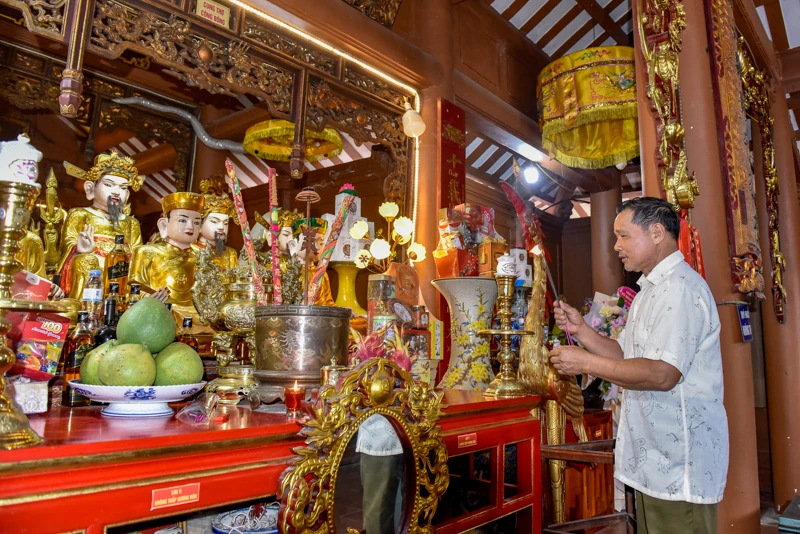 Linh thiêng đền Quốc Mẫu