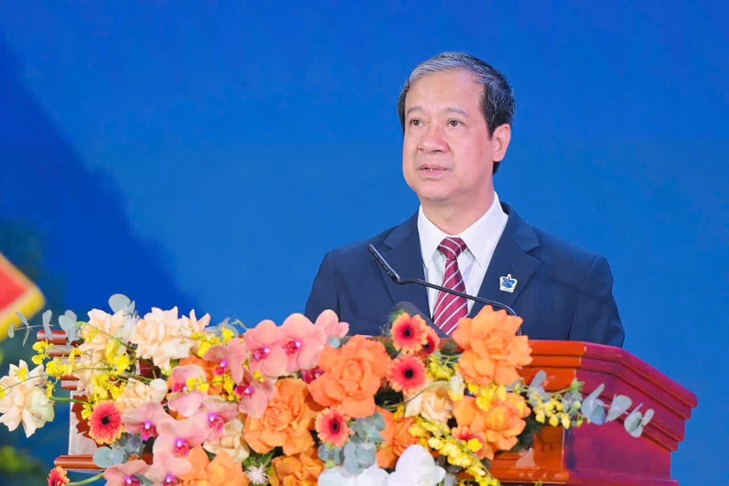 Bộ trưởng Bộ GD-ĐT: Sẽ tăng hỗ trợ học phí, học bổng cho sinh viên sư phạm