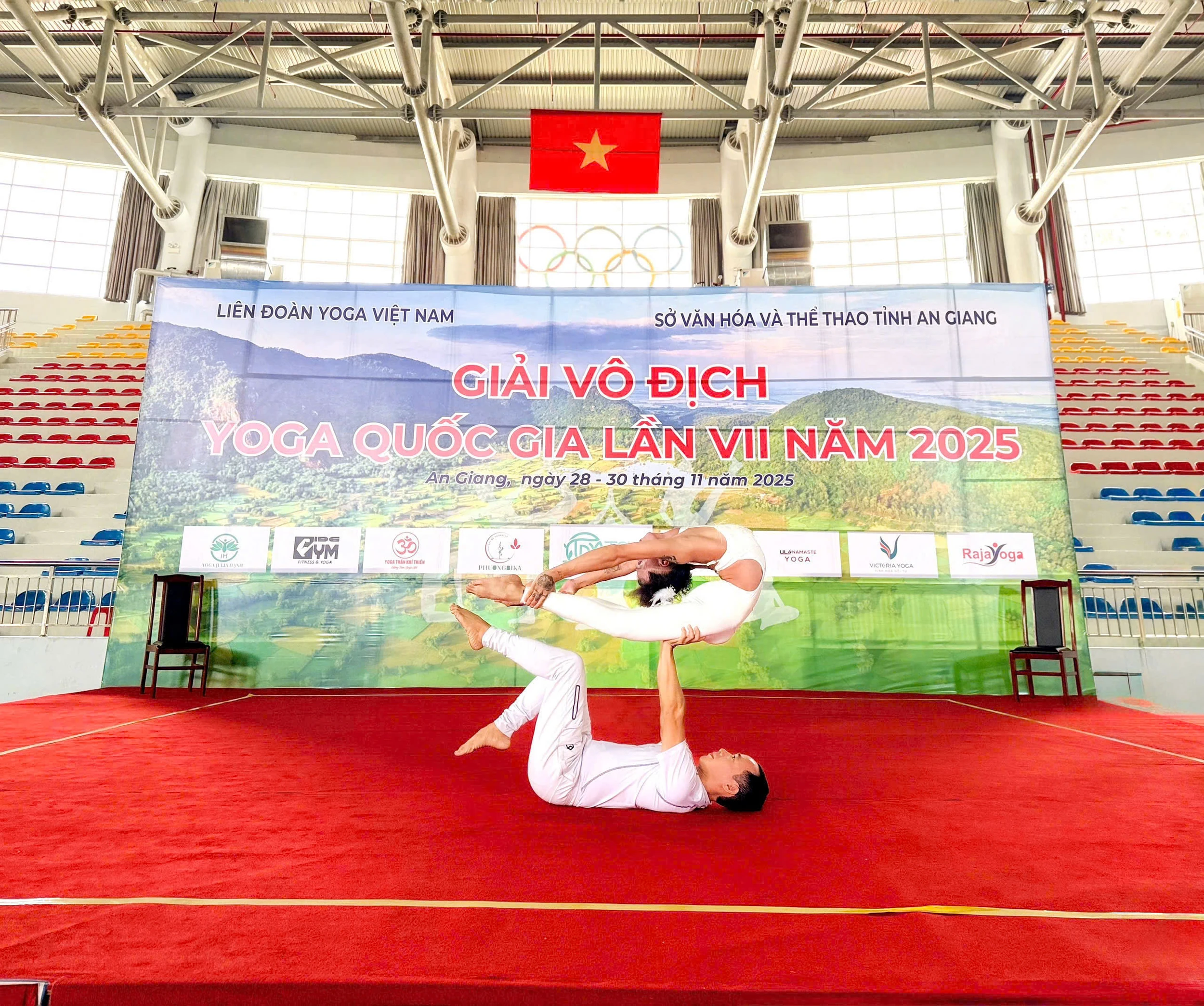 Các vận động viên Thanh Hóa ghi dấu ấn tại Giải Vô địch Yoga quốc gia năm 2025