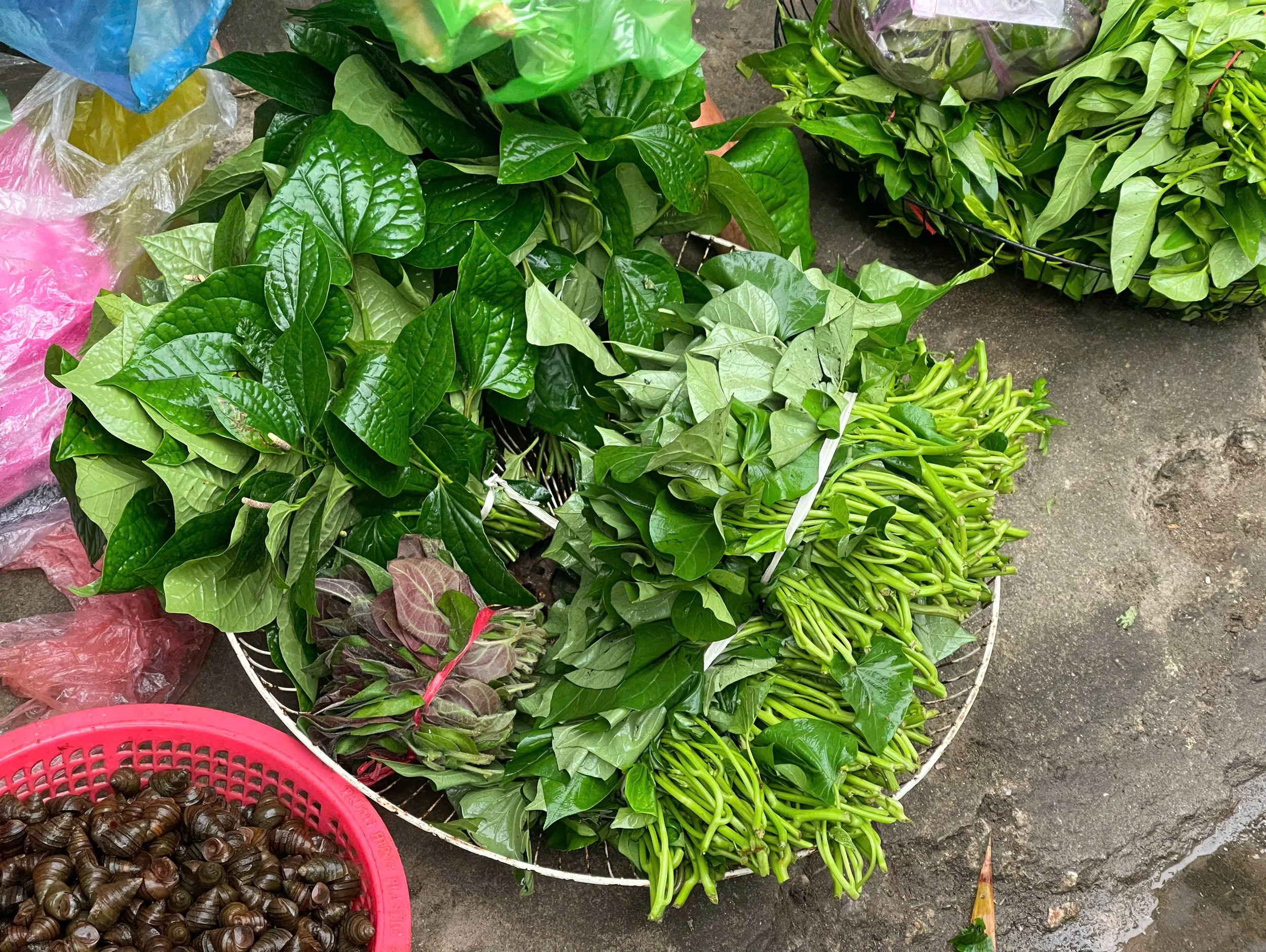 Chợ quê trong lòng phố