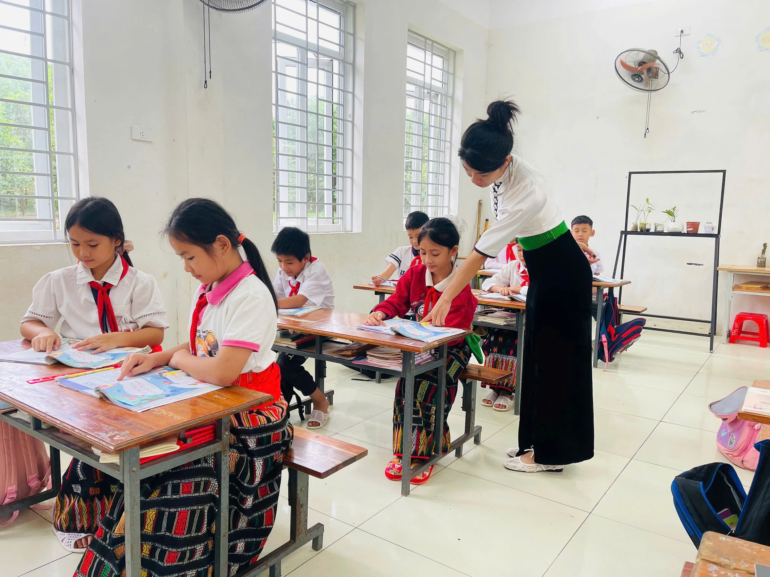 Xã Thanh Quân đưa trang phục Thái vào trường học