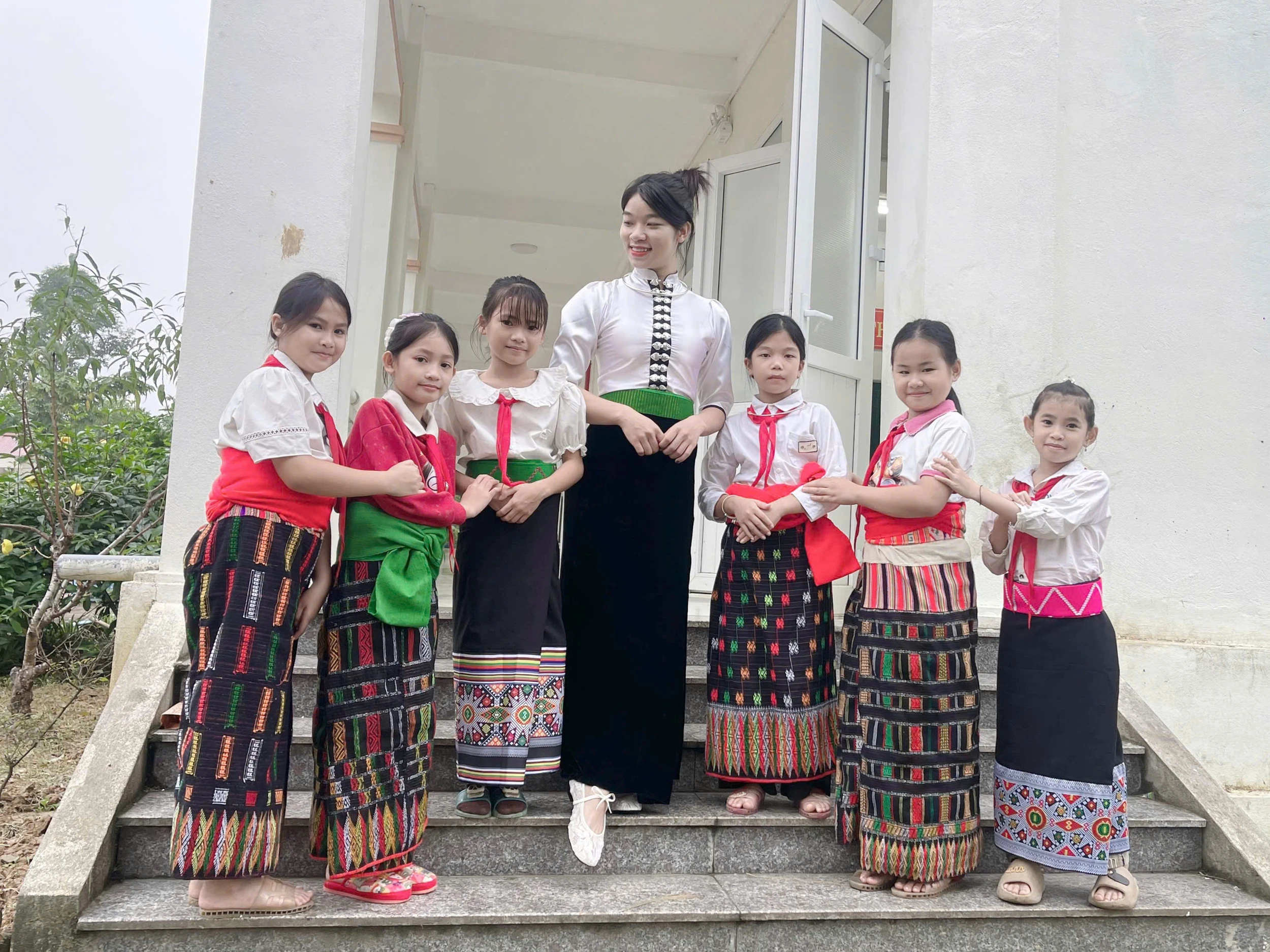 Xã Thanh Quân đưa trang phục Thái vào trường học