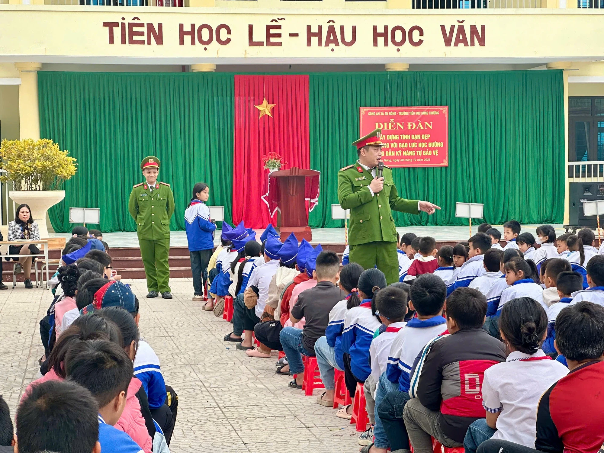 Sôi nổi diễn đàn “Xây dựng tình bạn đẹp - Nói không với bạo lực học đường” tại Trường tiểu học Nông Trường