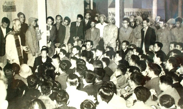 Ngày này năm xưa (21/12): Cao điểm 12 ngày đêm “Điện Biên phủ trên không”, ngày truyền thống ngành Điện lực Việt Nam