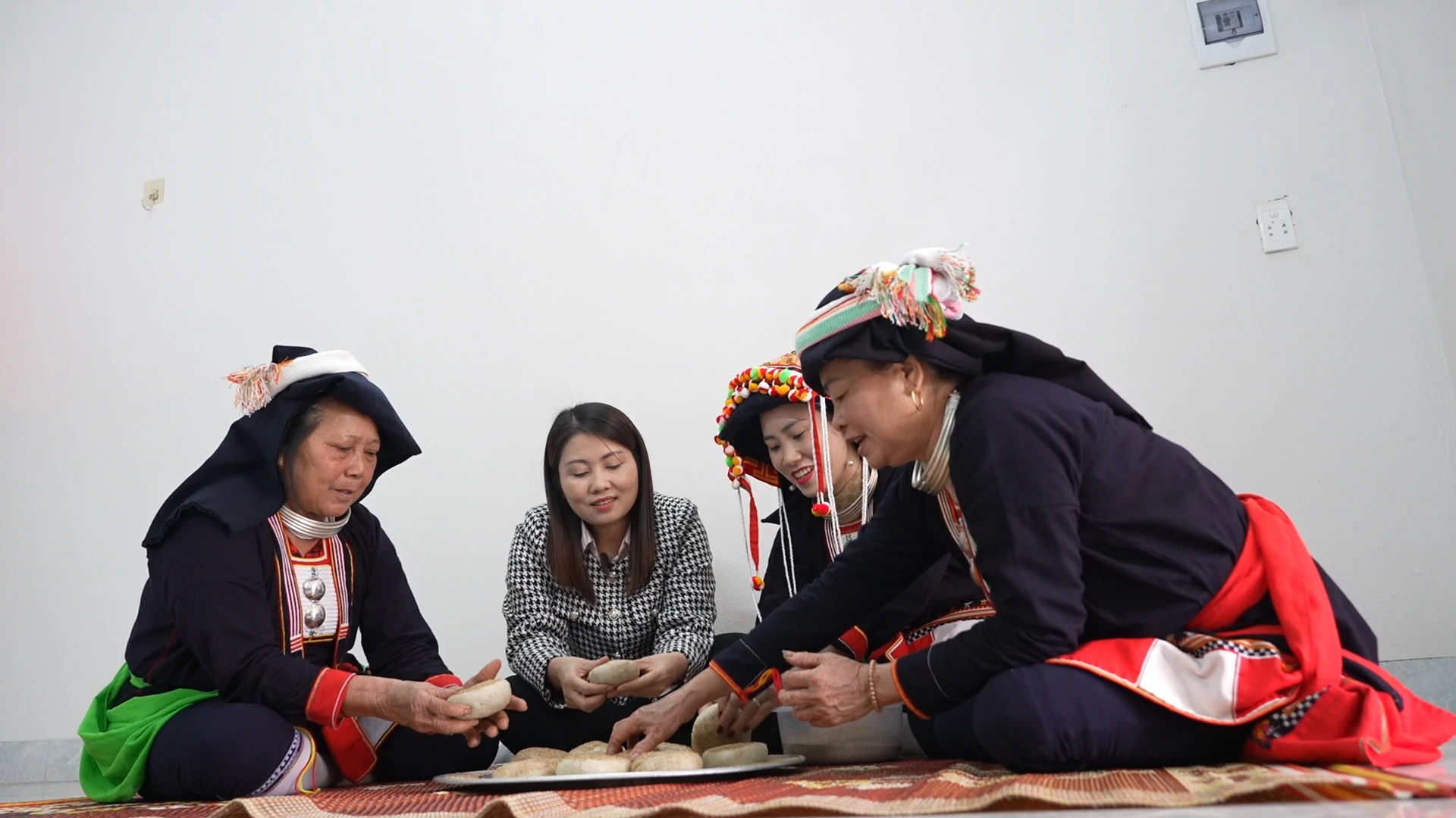 Đồng bào Dao vui Tết năm cùng
