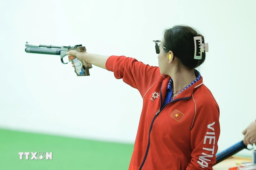 Trao Bằng khen của Thủ tướng cho vận động viên thi đấu xuất sắc tại SEA Games 33