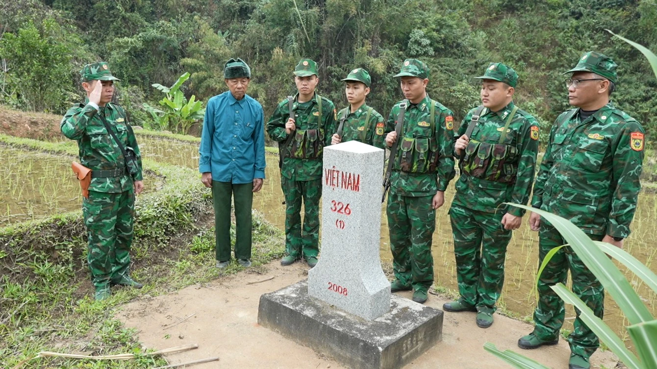 “Cột mốc sống” nơi phên dậu Tổ quốc