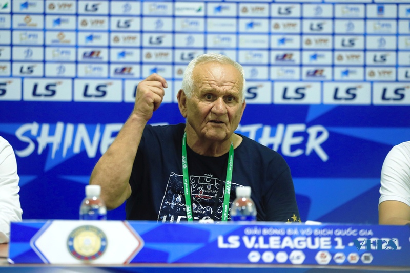 Đông Á Thanh Hoá thoát thua ngoạn mục, HLV Petrovic hài lòng với các cầu thủ