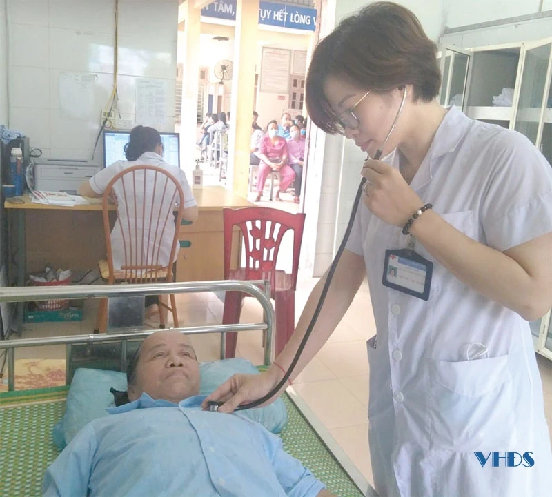Áo trắng tình nguyện trên vùng đất khó: Những người cống hiến