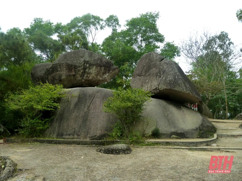 Khám phá “miền cổ tích” trên dãy Trường Lệ