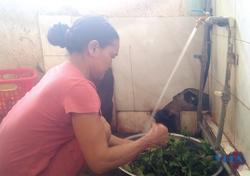Nước sạch về làng: Người khát nước, nước “khát” người
