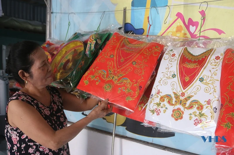 Làng nghề hàng mã Mật Sơn tất bật dịp tháng bảy