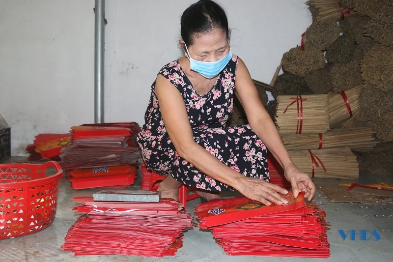 Làng nghề hàng mã Mật Sơn tất bật dịp tháng bảy