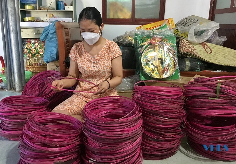 Làng nghề hàng mã Mật Sơn tất bật dịp tháng bảy