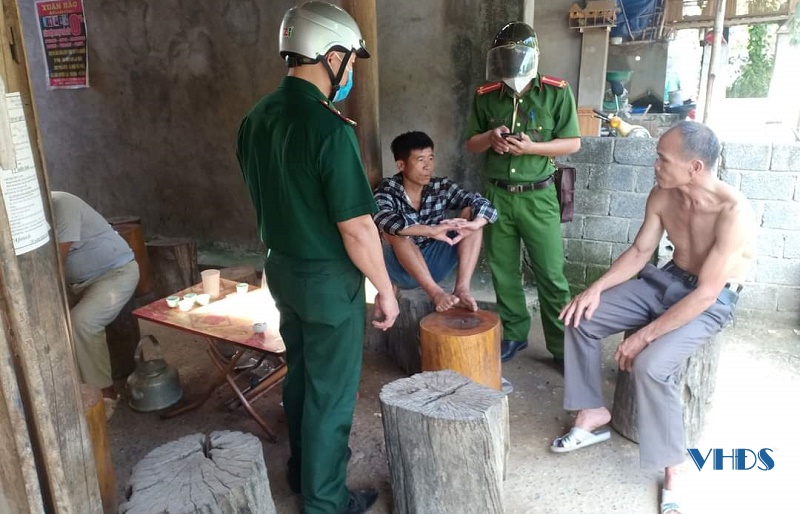 Công an huyện Quan Sơn siết chặt khu vực biên giới, ngăn ngừa nhập cảnh trái phép trong phòng, chống dịch COVID-19