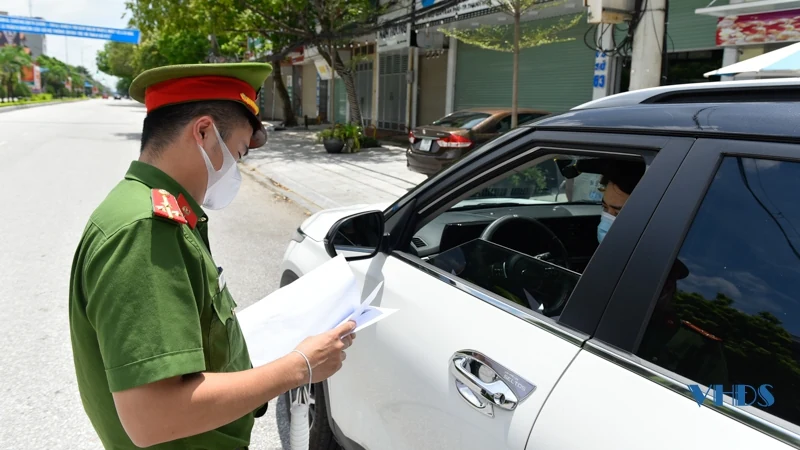 Quy định khung giờ không cần xuất trình giấy tờ: Có tình trạng lợi dụng để ra đường