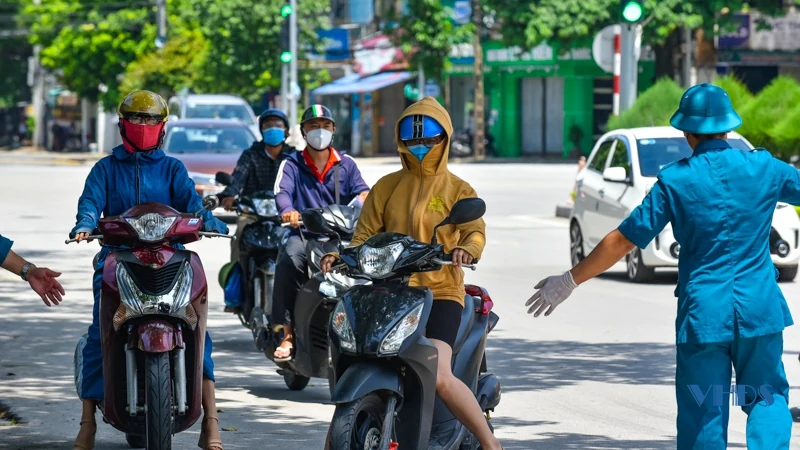 Quy định khung giờ không cần xuất trình giấy tờ: Có tình trạng lợi dụng để ra đường