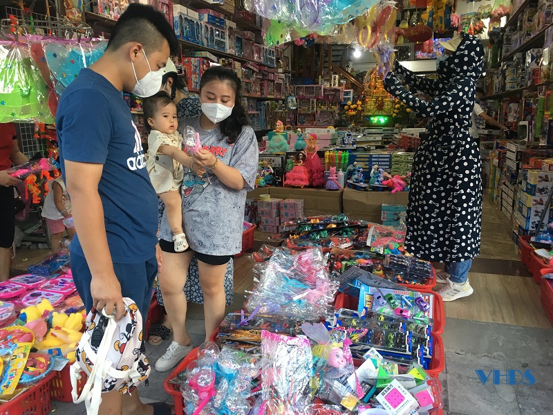 TP Thanh Hóa: Cửa hàng bán đồ chơi trung thu không đảm bảo an toàn phòng dịch