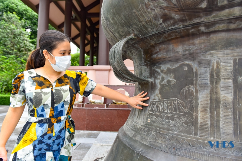 Độc đáo chiếc trống đồng được đúc thủ công ở Khu Văn hóa tưởng niệm Chủ tịch Hồ Chí Minh