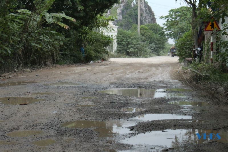Cần ngăn chặn xe quá khổ, quá tải tuyến quốc lộ 45 đoạn qua xã Đông Vinh và phường An Hưng