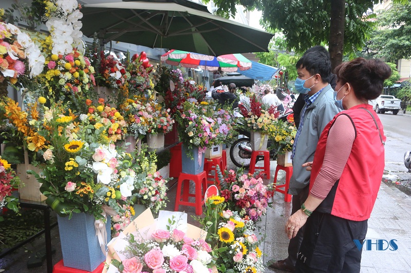 Trầm lắng thị trường quà tặng Ngày Phụ nữ Việt Nam