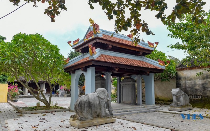 Đền thờ, lăng mộ gần 300 năm tuổi của Quận công Hoàng Bùi Hoàn