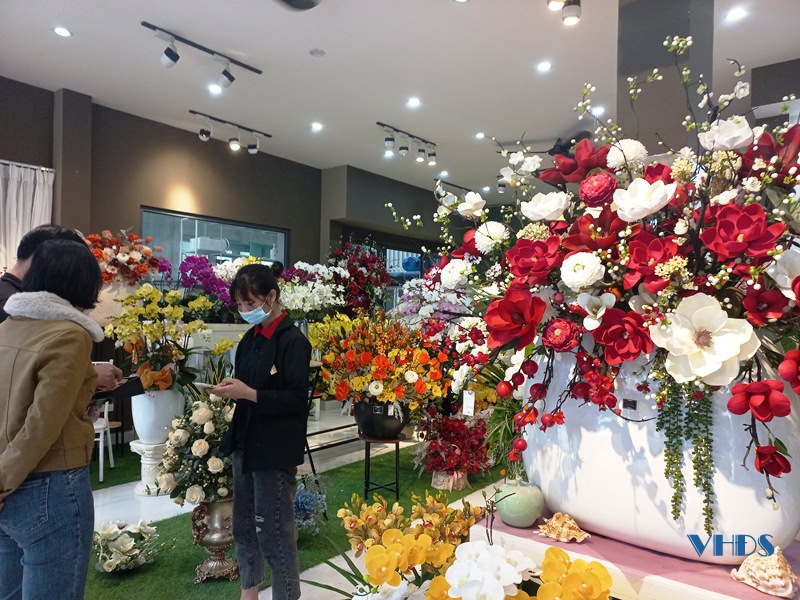 Thị trường hoa lụa, hoa nhựa “lên ngôi” dịp cận tết