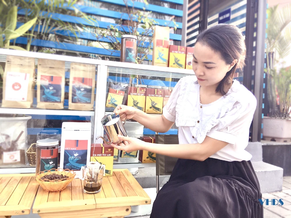 [E-Magazine] - Cô gái xứ Thanh với đam mê phát triển cà phê sạch nguyên chất