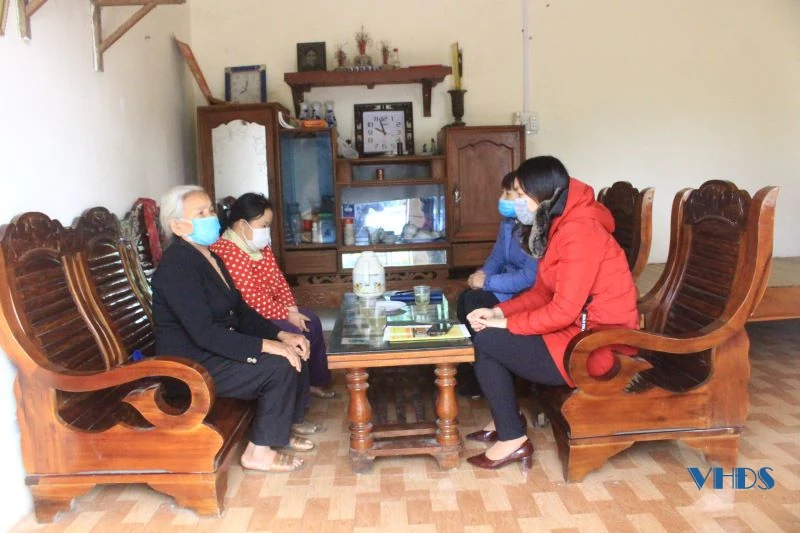 Những ngôi nhà ấm tình đoàn kết