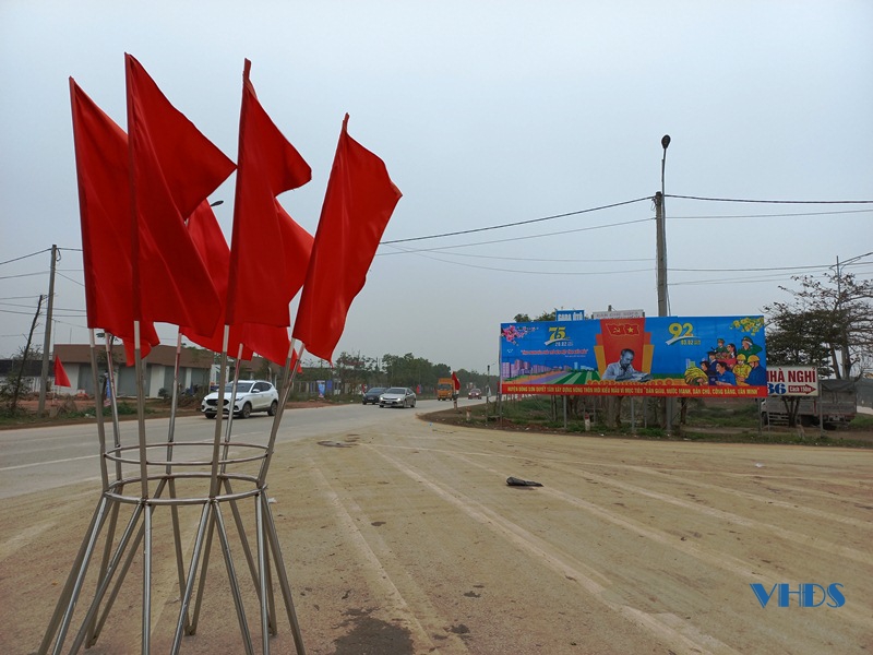 Đông Sơn rực rỡ cờ hoa kỷ niệm 75 năm ngày Bác Hồ lần đầu tiên về thăm Thanh Hóa