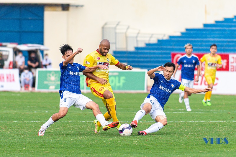 Tân binh Paulo Henrique ghi bàn thắng đầu tiên cho Đông Á Thanh Hóa
