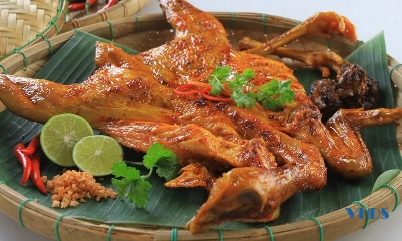 Đi xa ăn gà độc