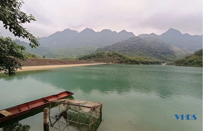 Đánh thức tiềm năng du lịch sinh thái hồ Vinh Quang