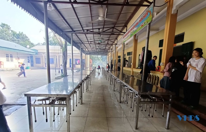 Khu nhà ở học sinh Trường Phổ thông dân tộc bán trú Phú Xuân xuống cấp nghiêm trọng