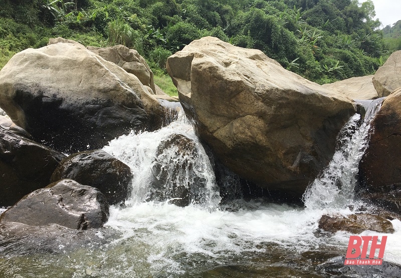 Hón Yên - Thác nước đẹp mới được khám phá ở xứ Thanh