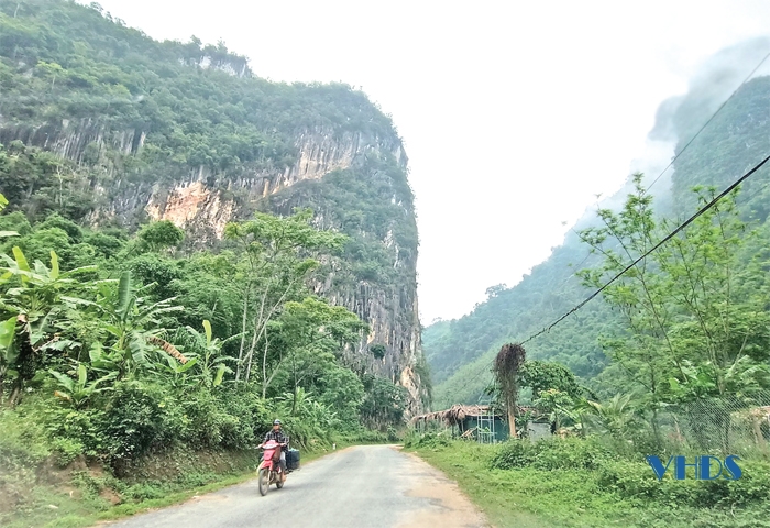 Đi qua miền đất Sơn Thủy – Na Mèo