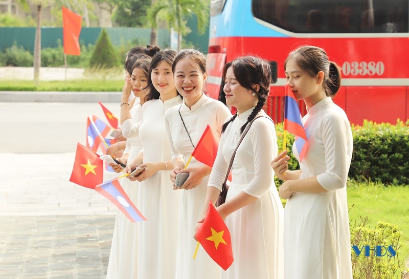 Hình ảnh thân thiện của các tình nguyện viên trong “Tuần lễ văn hóa hữu nghị Thanh Hóa - Hủa Phăn 2022”