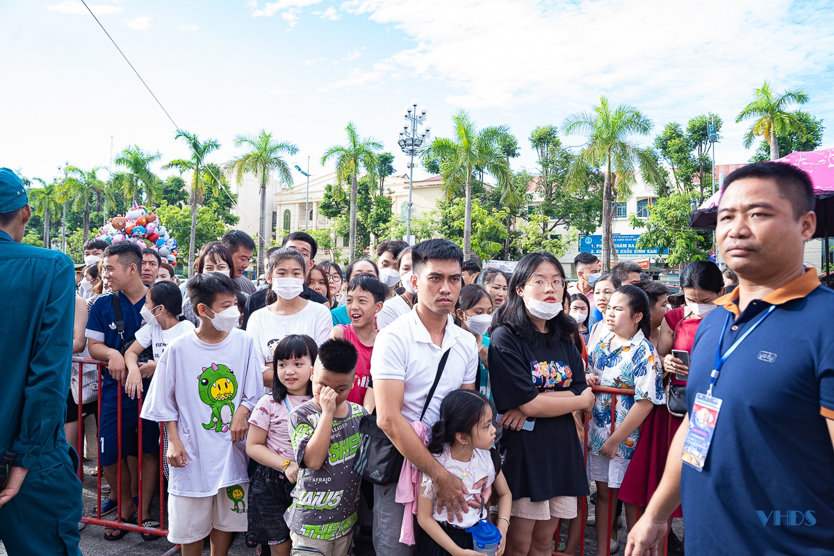 Muôn vàn cảm xúc trong ngày khai mạc Lễ hội Khinh khí cầu tại Thanh Hóa