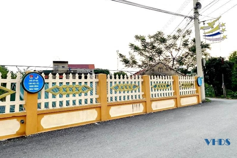 Mô hình “Lốp xe biển báo ở thị trấn Rừng Thông