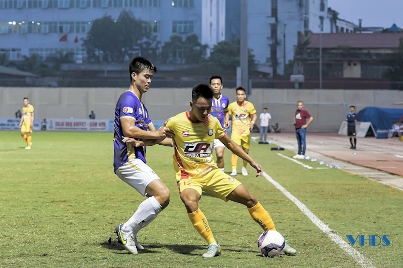 Ghi bàn ngay ở trận ra mắt, tài năng trẻ Thái Sơn giữ lại một điểm cho Đông Á Thanh Hóa trước Hà Nội FC