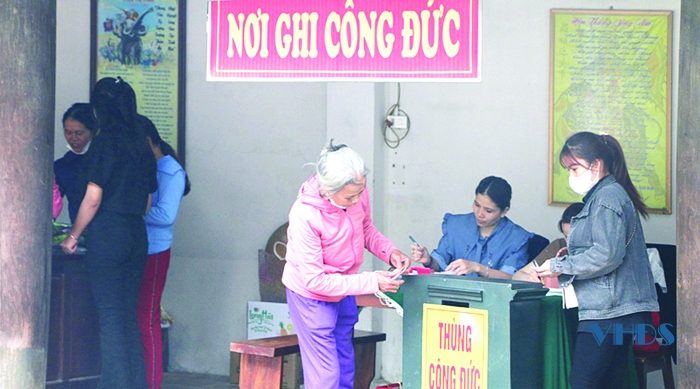 Minh bạch tiền công đức