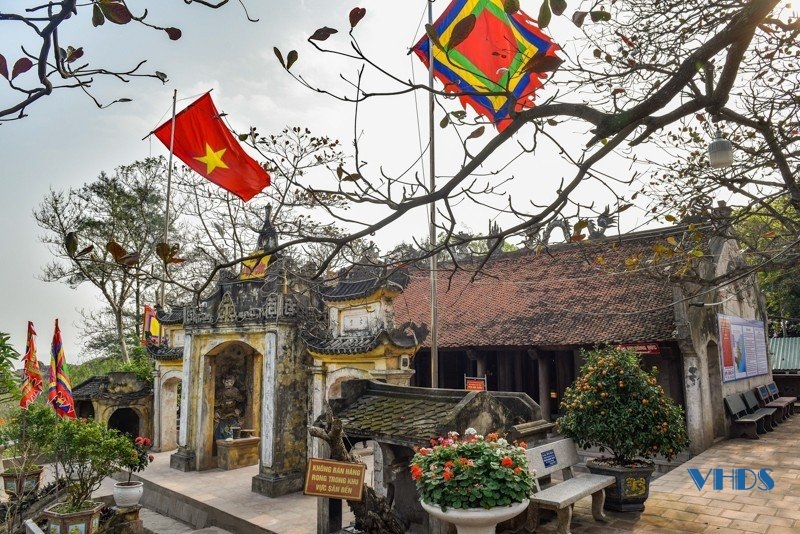 Về Sầm Sơn ngắm núi thiêng Trường Lệ