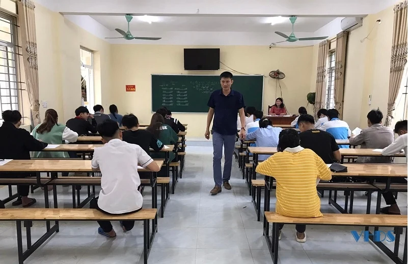Học sinh lớp 12 “tăng tốc” ôn luyện