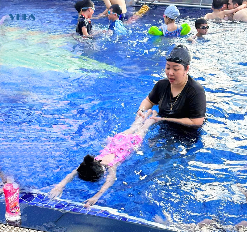 Dạy bơi cho trẻ em: Vì một mùa hè an toàn, ý nghĩa!
