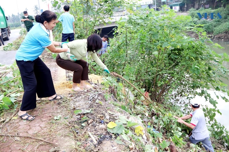 Phường Đông Vệ ra quân tổng dọn vệ sinh môi trường “Ngày thứ 7 tình nguyện”
